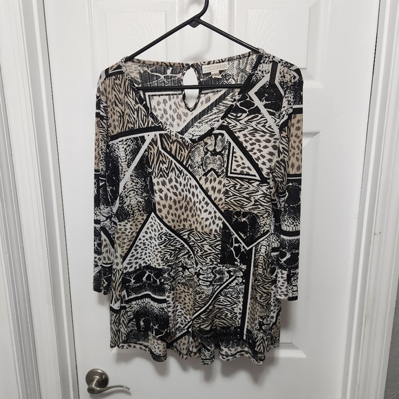 Dana Buchman Black and Tan Graphic Relaxed Blouse - Picture 1 of 4